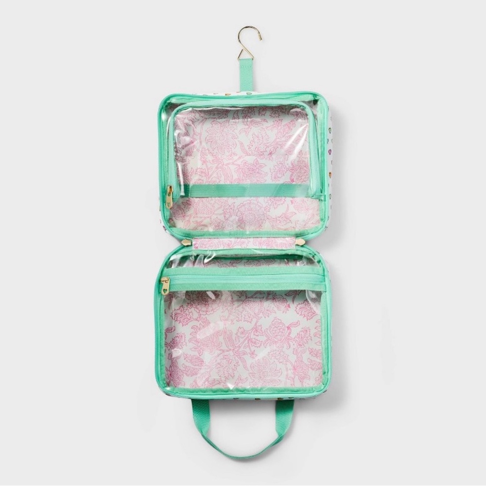 Roller Rabbit ๐ฐ x Target ๐ฏ Colorful Heart Pattern Hanging Toiletry Case NIP - Picture 2 of 3